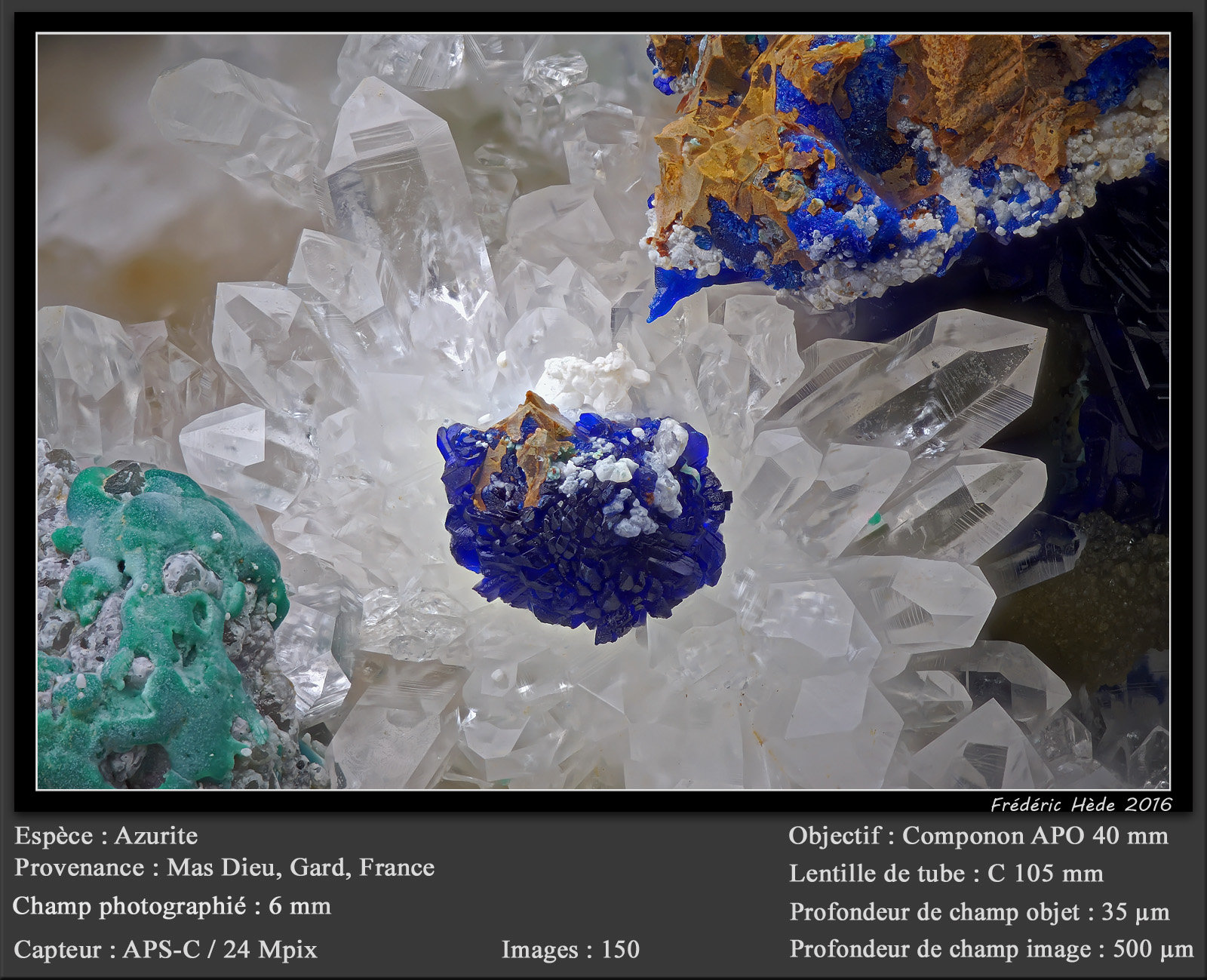Azurite on Quartz
fov 6 mm
(Autor: ploum)