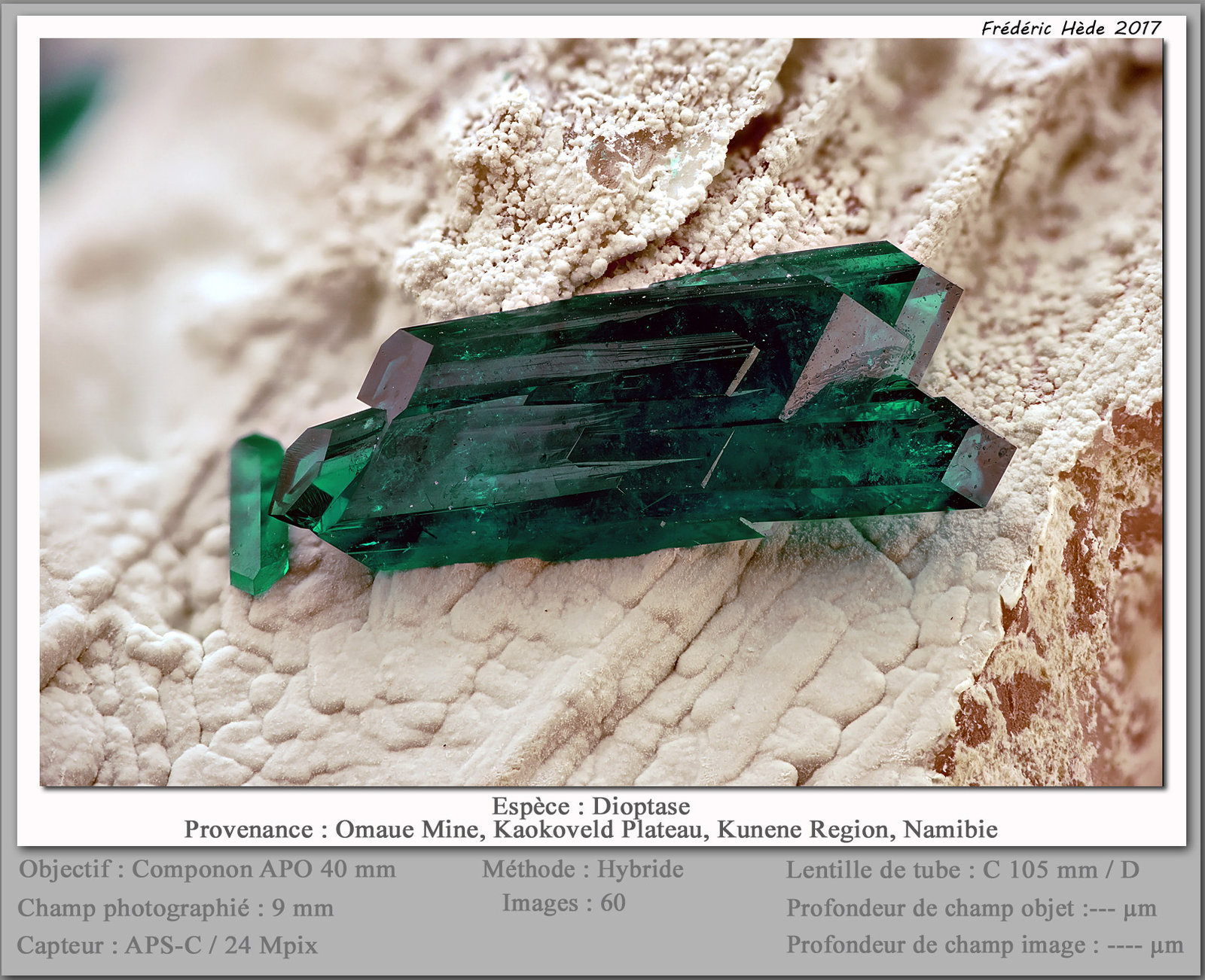 Dioptase
fov 9 mm
(Autor: ploum)