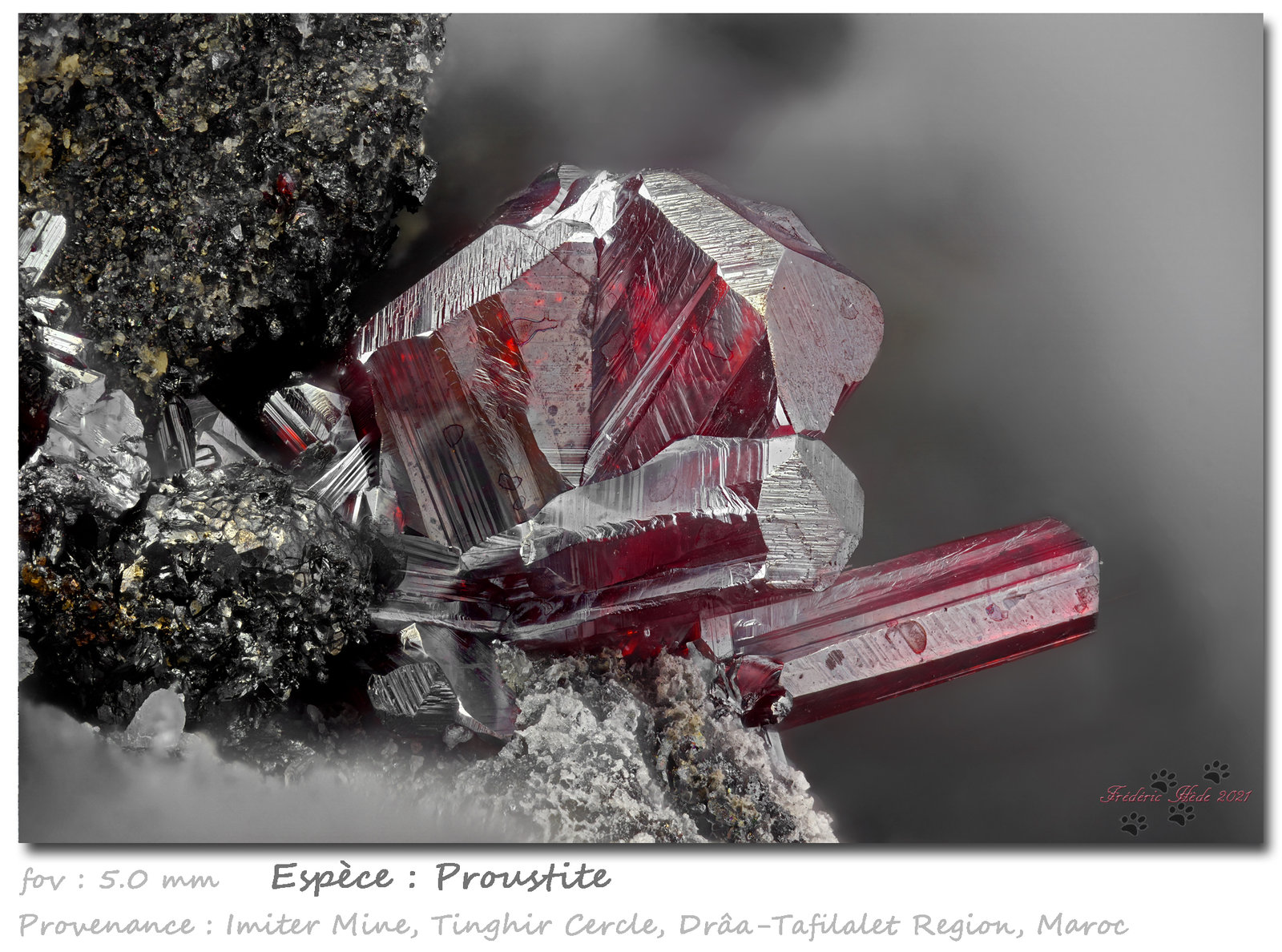 Proustite
fov 5.0 mm
(Autor: ploum)