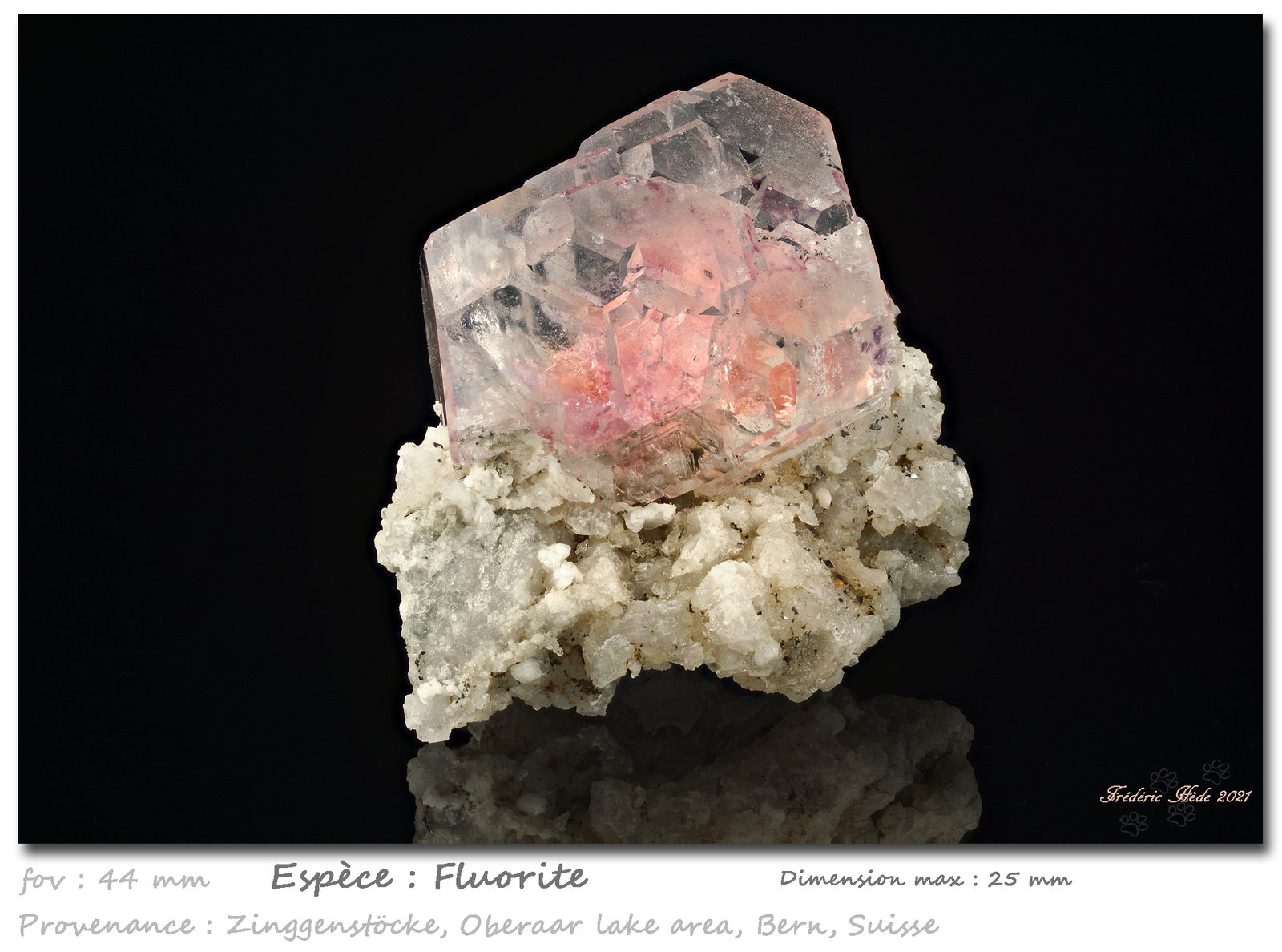 Fluorite
fov 44 mm
(Autor: ploum)