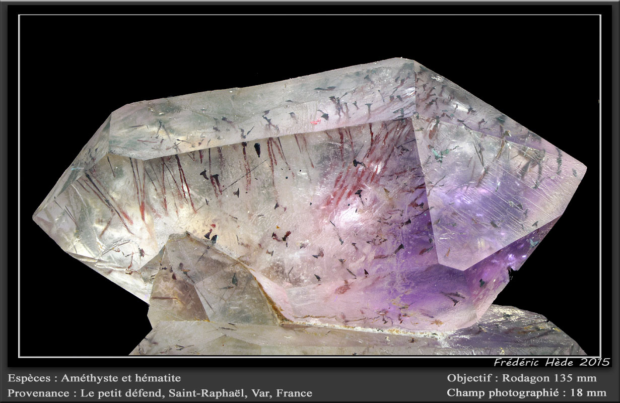 Quartz (variety amethyst) with Hematite inclusions
fov 18 mm
(Autor: ploum)