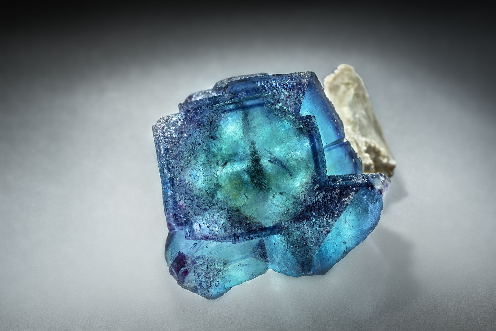 Fluorite
4.1 x 5.7 cm
(Autor: am mizunaka)