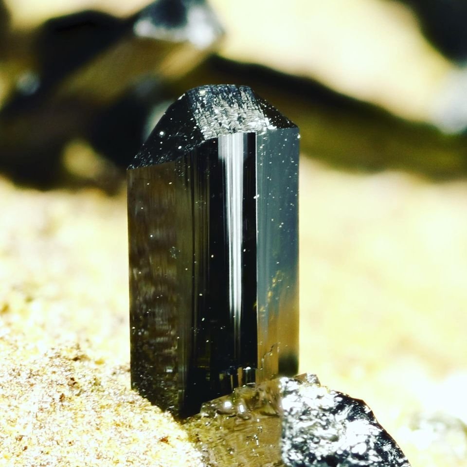 Olivenite
Crystal size: 1.2 × 0.2 cm
(Autor: Jordi Fabre)