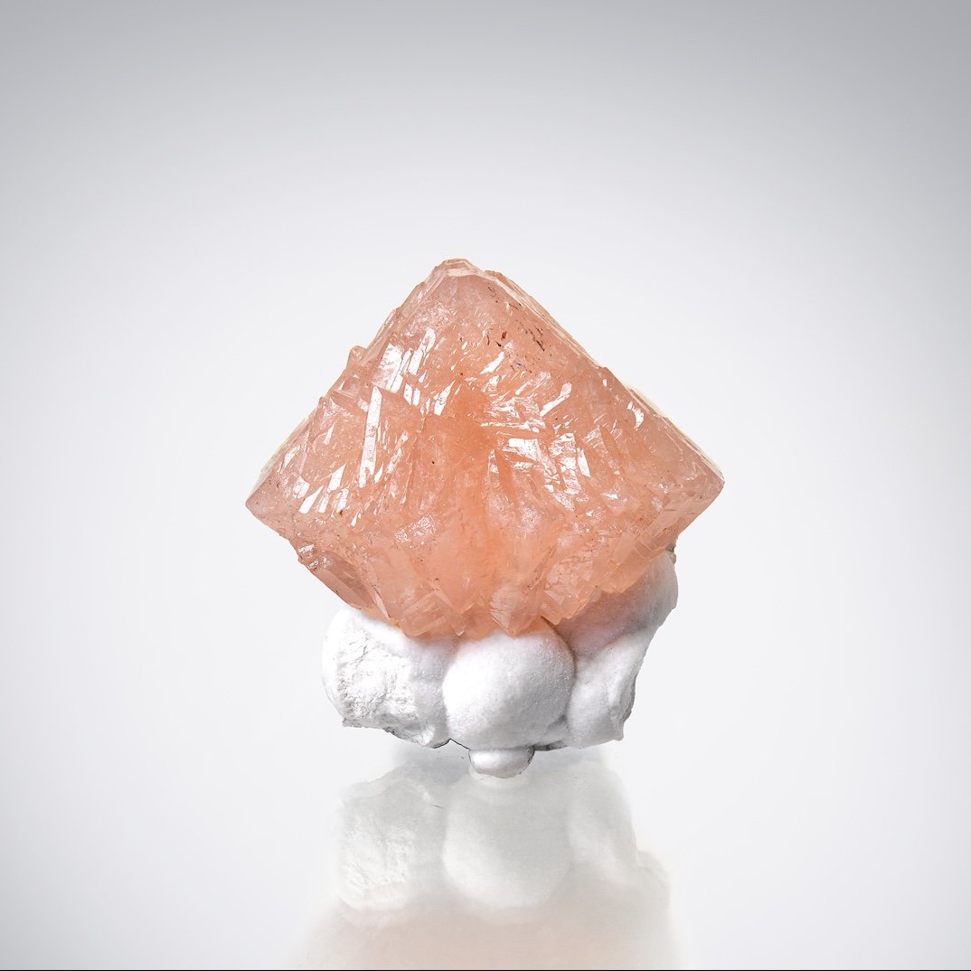 Olmiite
26 x 23 x 21 mm
(Autor: TamaHiguchi)