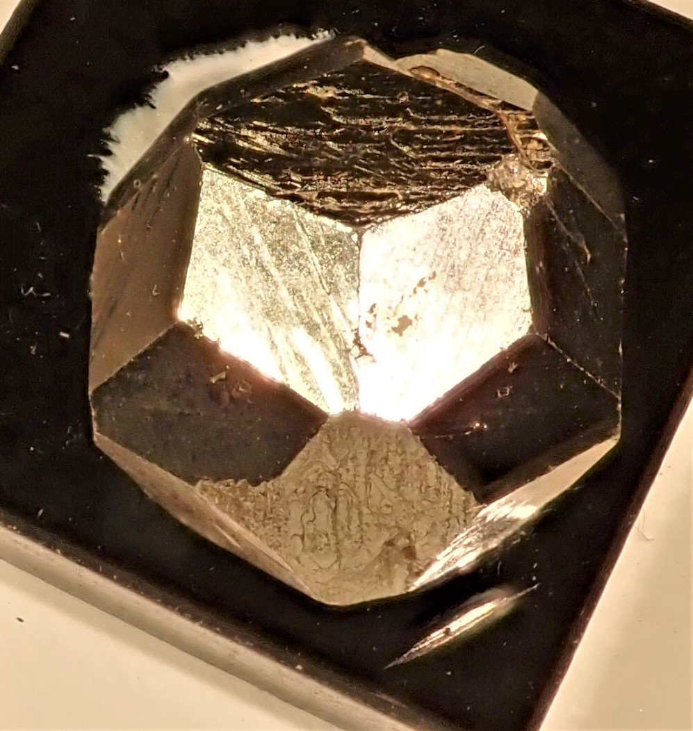 Pyrite
1.2x1.4x1.5 cm
(Autor: Bob Morgan)