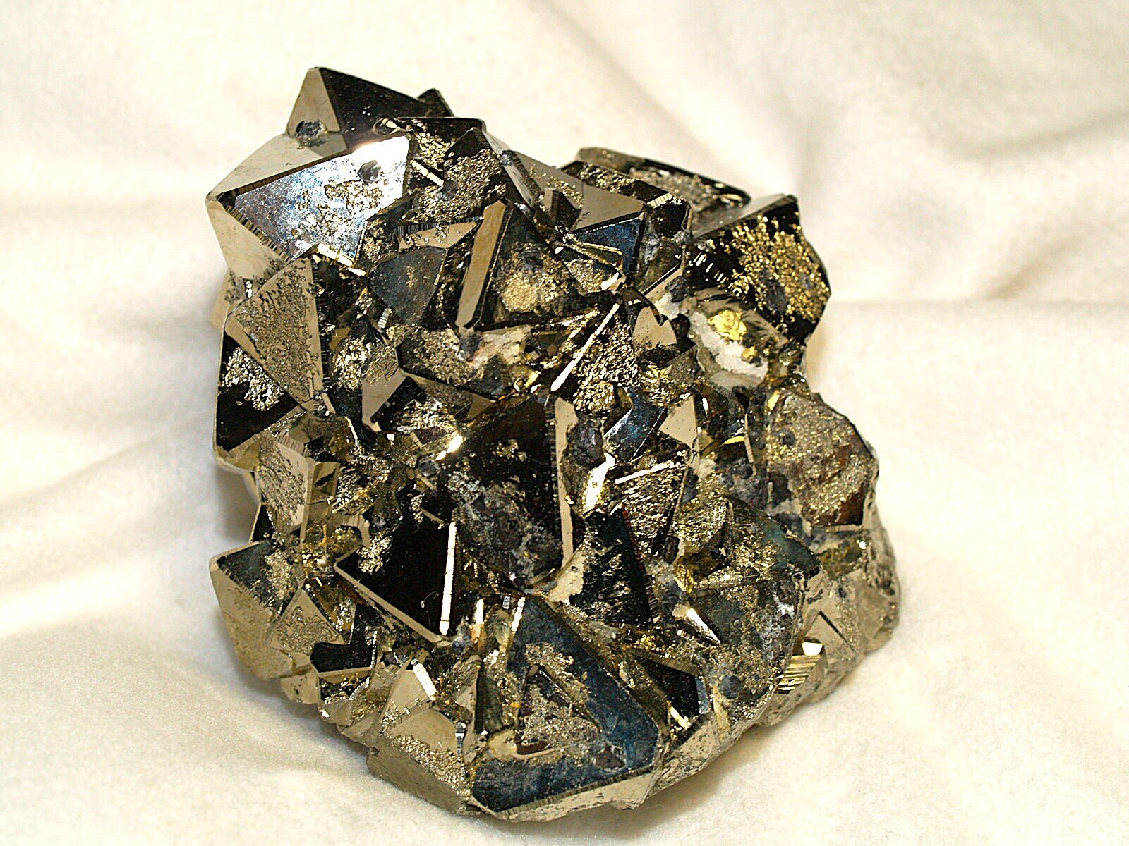 Pyrite
9.2x7.5x8 cm's
(Autor: Joseph DOliveira)