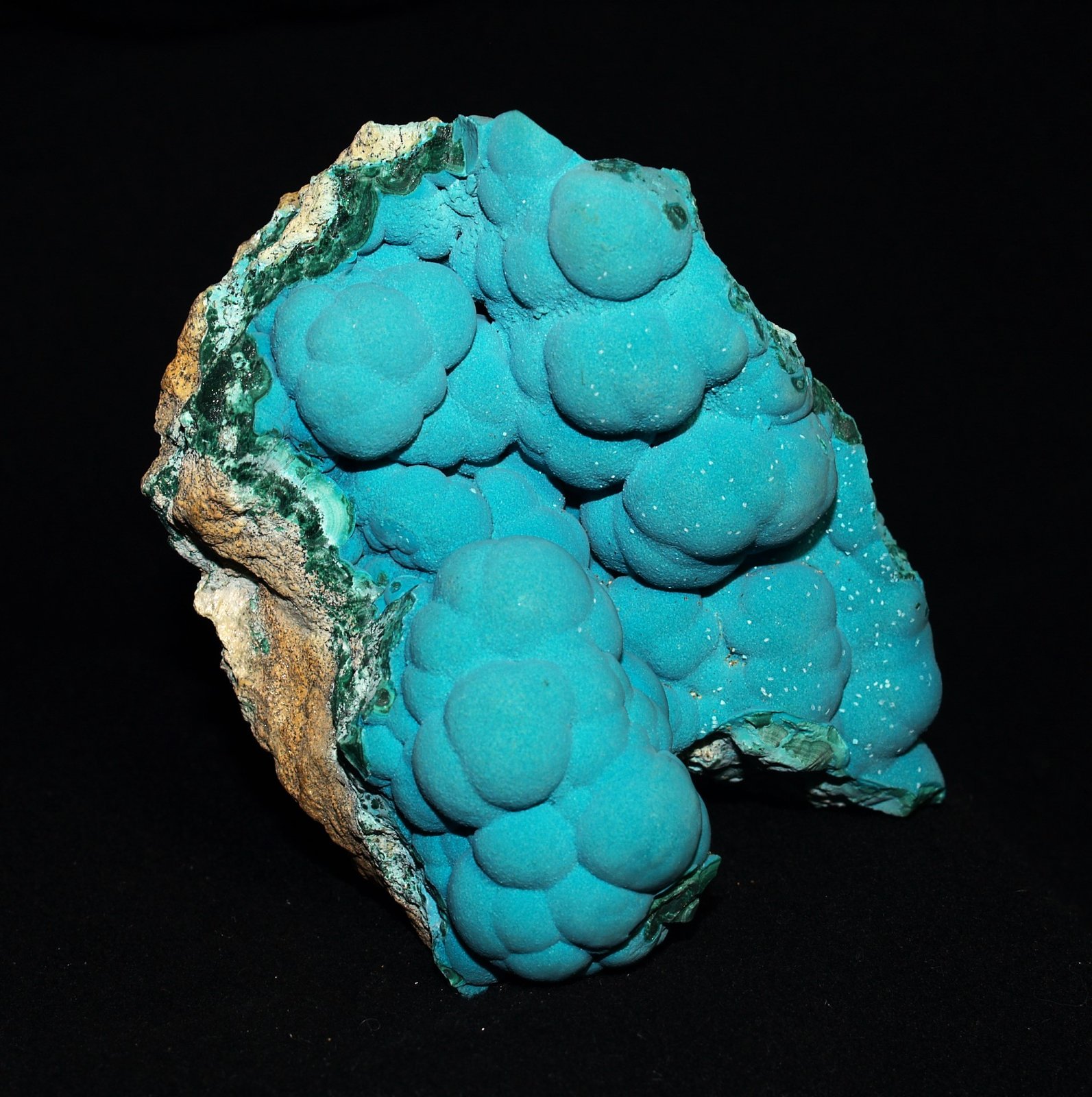 Chrysocolla
10 x 8.5 x 6 cm's
(Autor: Joseph DOliveira)