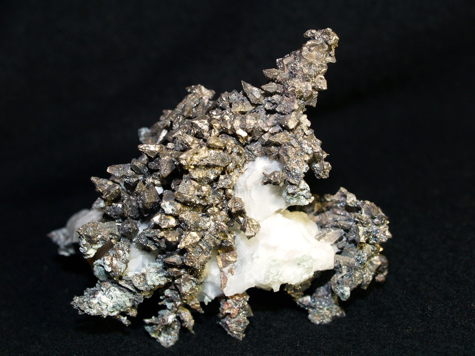 Dyscrasite with Löllingite
6.3x4.4x6.5 cm's
(Autor: Joseph DOliveira)