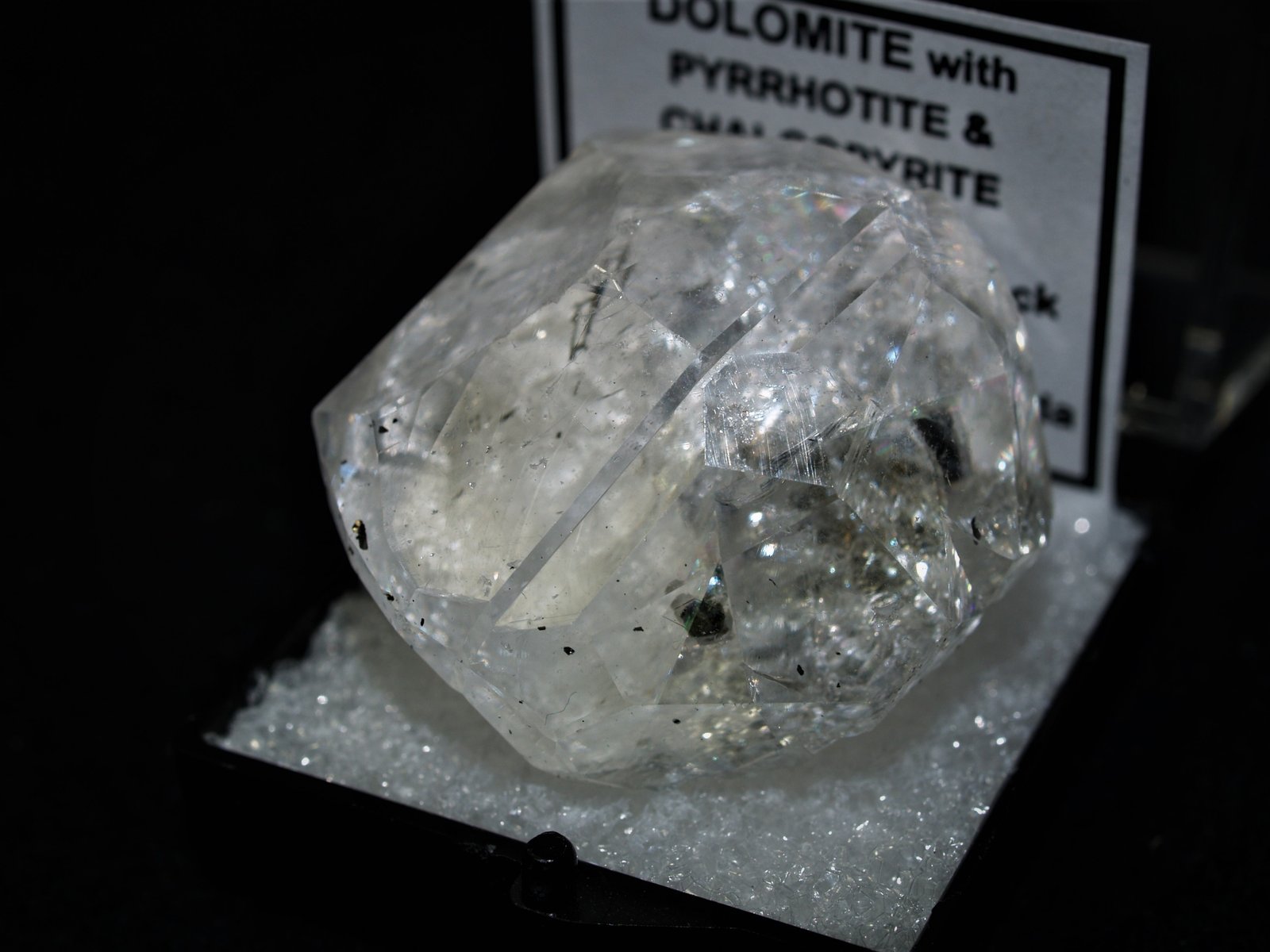Dolomite
2.8x3.2x2 cm's
(Autor: Joseph DOliveira)