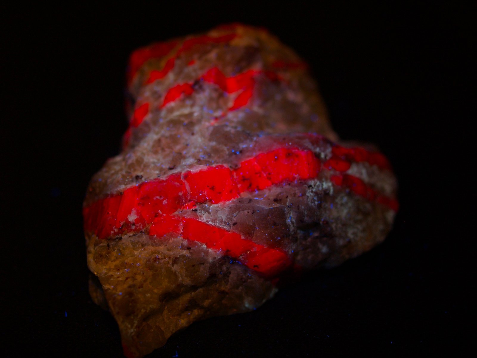 Corundum
5.5x4.5x3 cm's
(Autor: Joseph DOliveira)
