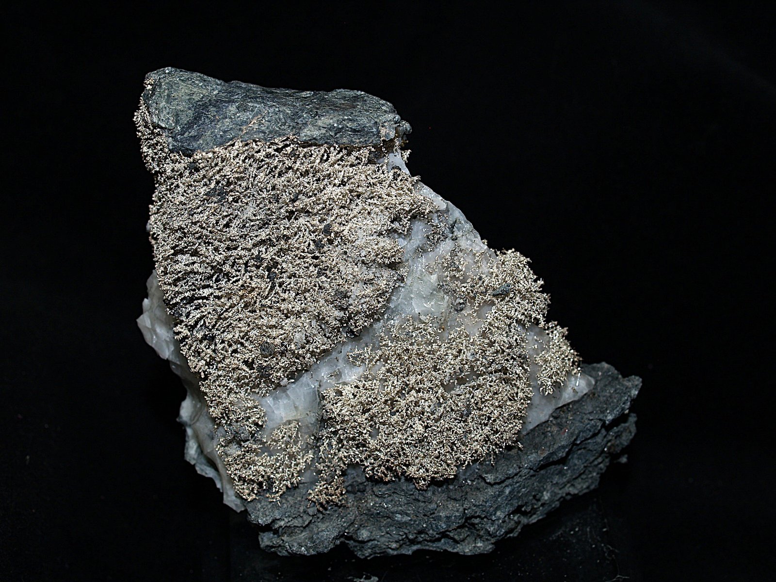 Silver
8x6x4.5 cms
(Autor: Joseph DOliveira)
