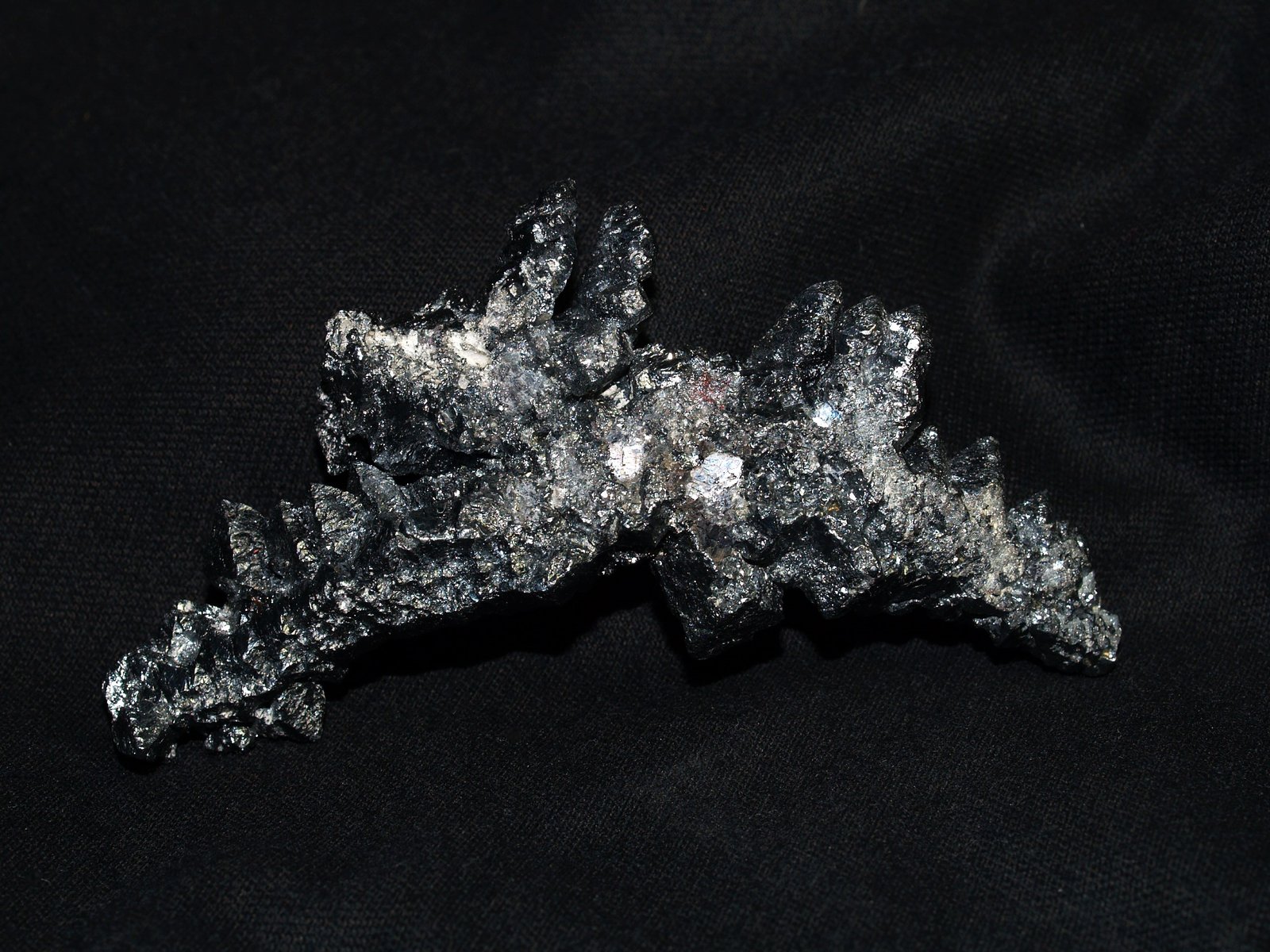 Acanthite
10x4x2 cms
(Autor: Joseph DOliveira)