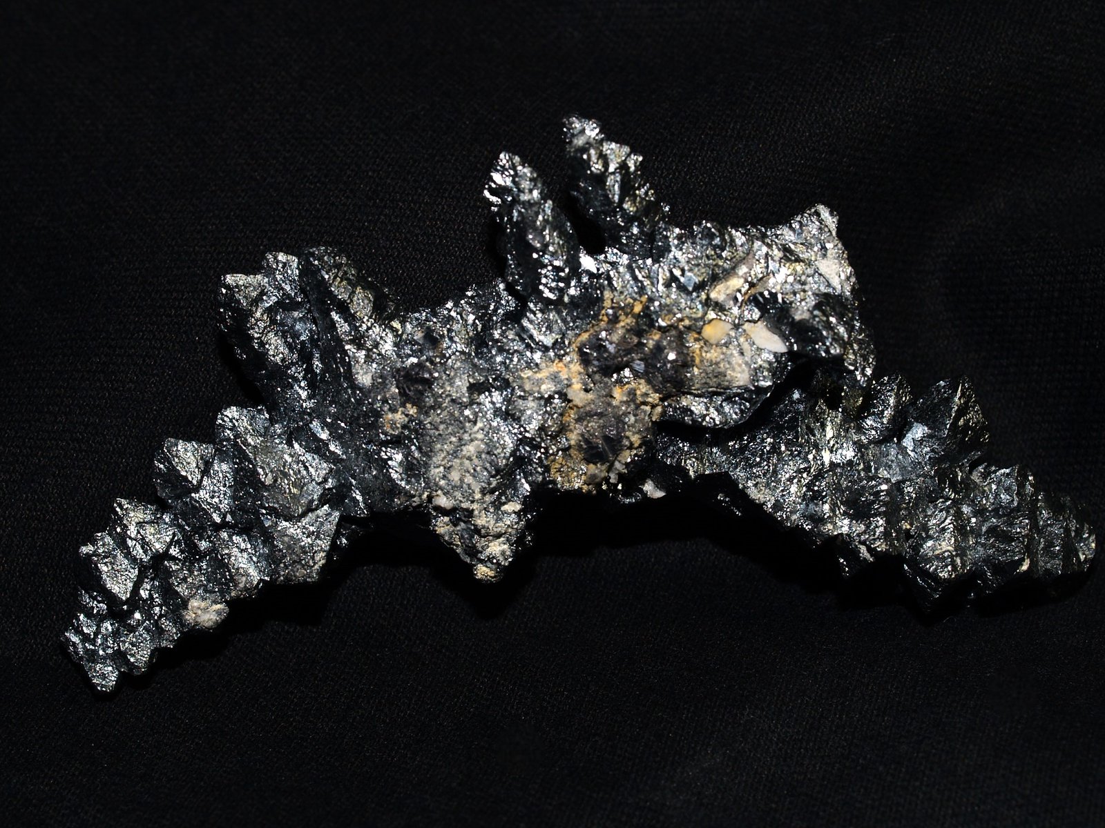 Acanthite
10x4x2 cms
(Autor: Joseph DOliveira)