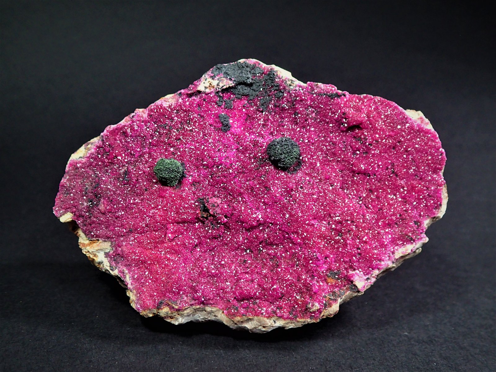 Kolwezite after Cuprite with Calcite (Co-bearing Calcite)
123 mm x 85 mm x 34 mm
(Autor: Don Lum)