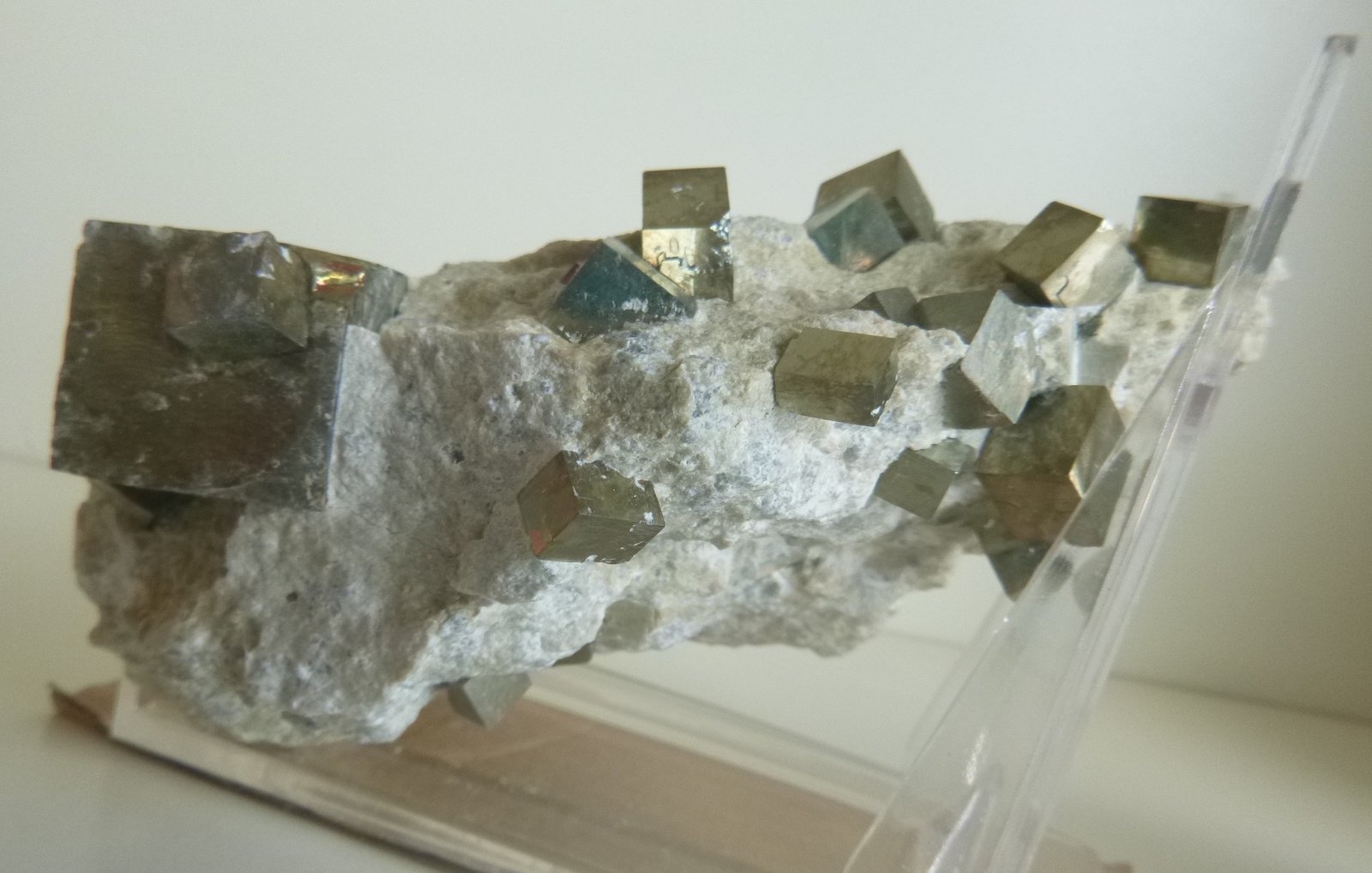 Pyrite
116mm x 50mm x 124mm
(Autor: Firmo Espinar)