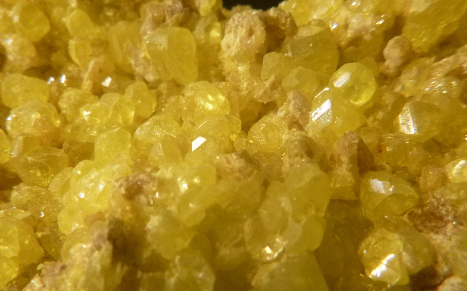 Sulphur
94 mm x 65 mm x 48 mm
(Autor: Firmo Espinar)