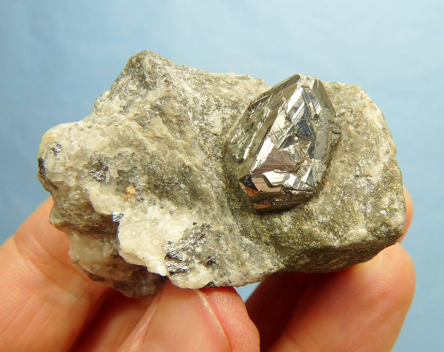 Carrollite
53 x 37 x 35 mm
(Autor: Pierre Joubert)