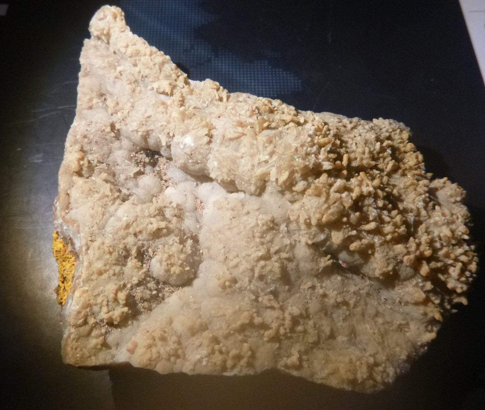 Aragonite
117mm x 98mm x 37mm
(Autor: Firmo Espinar)