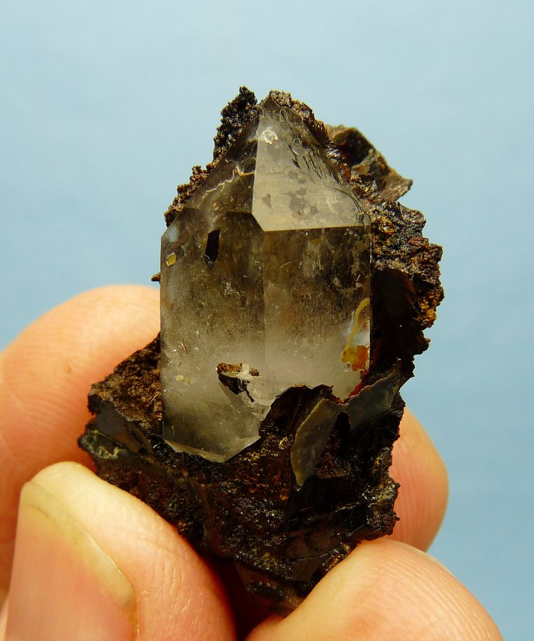 Quartz with goethite
32 x 22 x 20 mm
(Autor: Pierre Joubert)