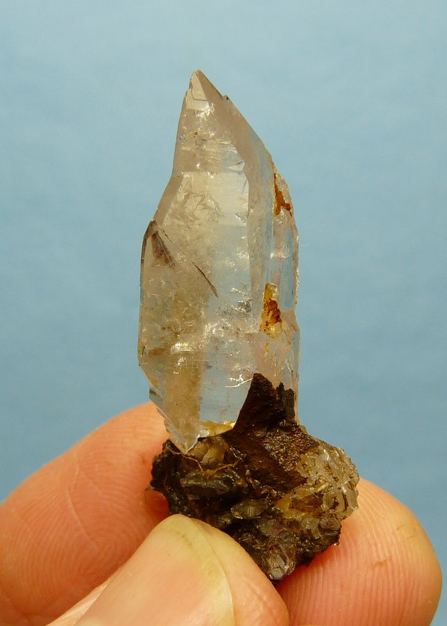 Quartz with goethite
40 x 17 x 15 mm
(Autor: Pierre Joubert)
