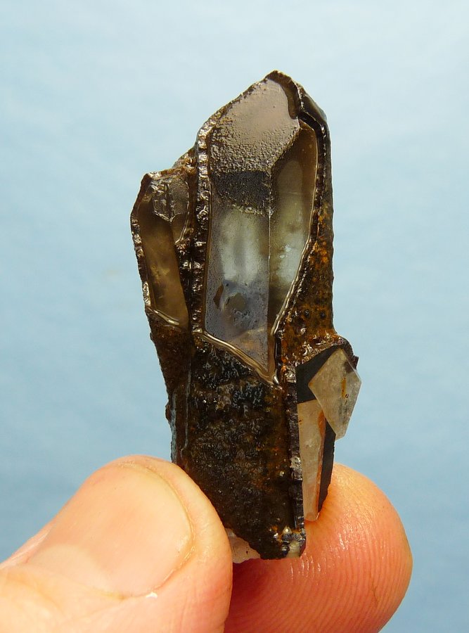Quartz with manganese oxides
46 x 20 x 17 mm
(Autor: Pierre Joubert)