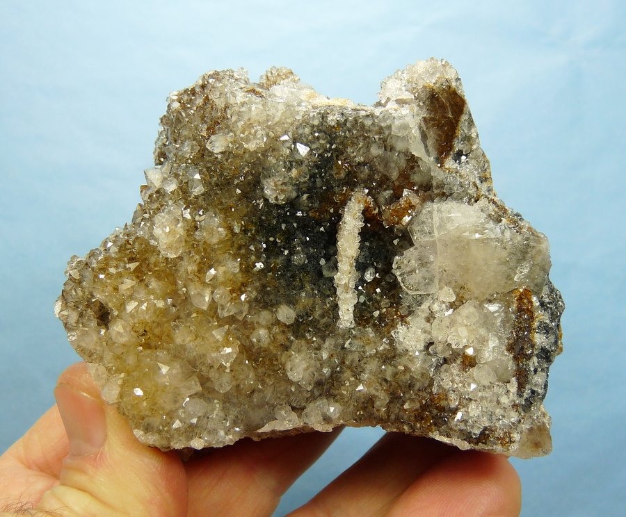 Quartz, Calcite, jouravskite?, manganite
87 x 71 x 55 mm
(Autor: Pierre Joubert)