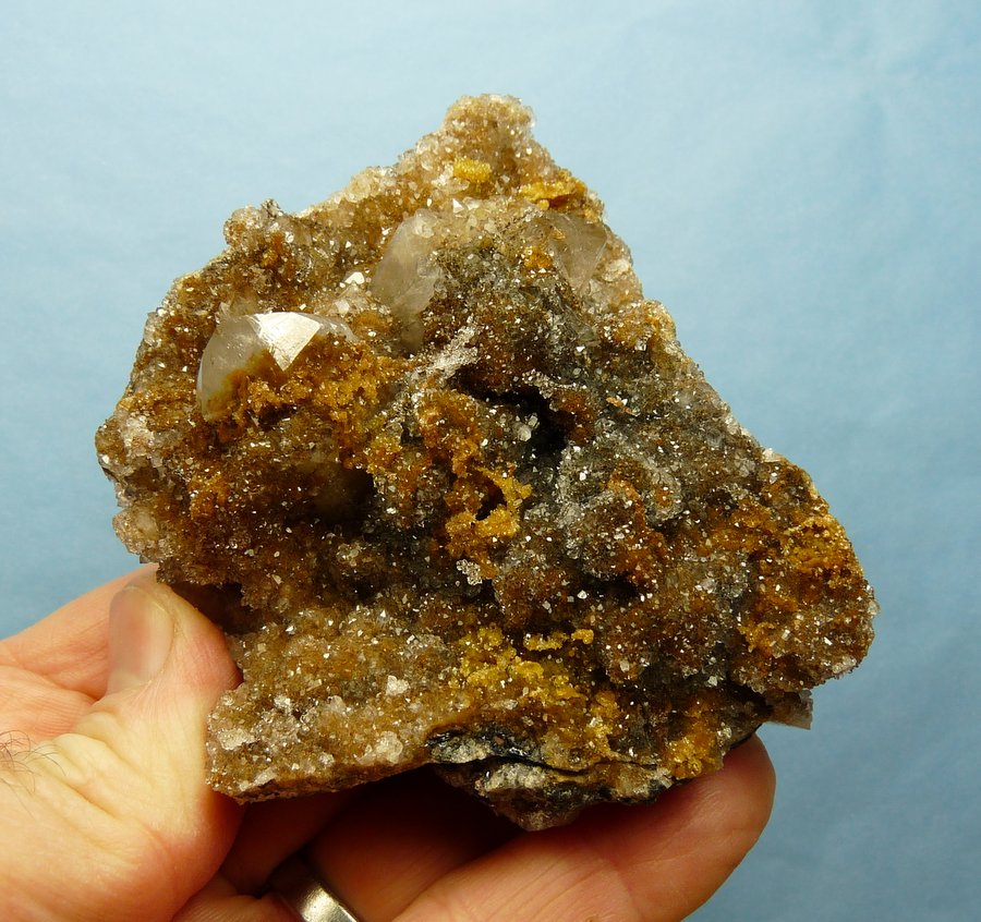 Quartz, Calcite, jouravskite?, manganite
87 x 71 x 55 mm
(Autor: Pierre Joubert)