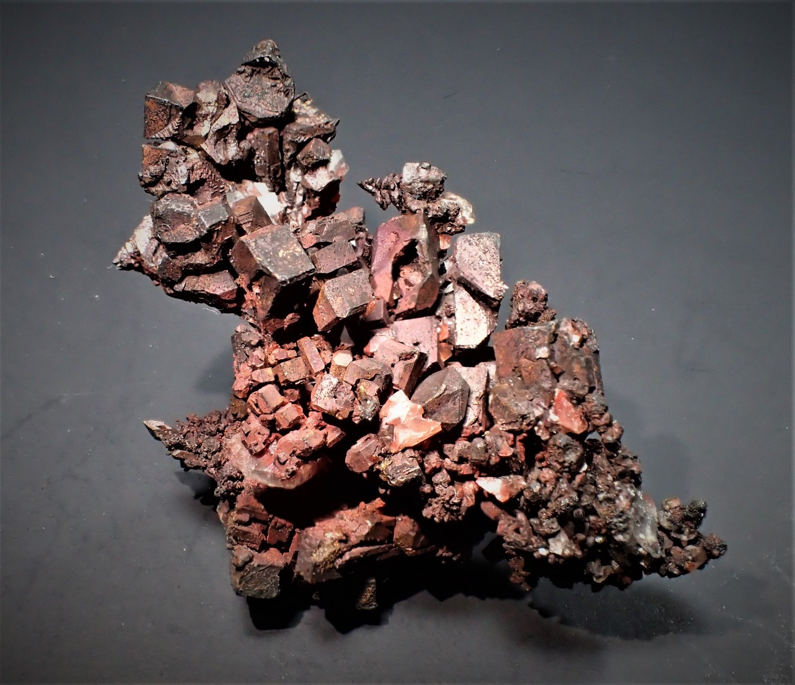 Copper, Calcite
41 mm x 27 mm x 21 mm
(Autor: Don Lum)