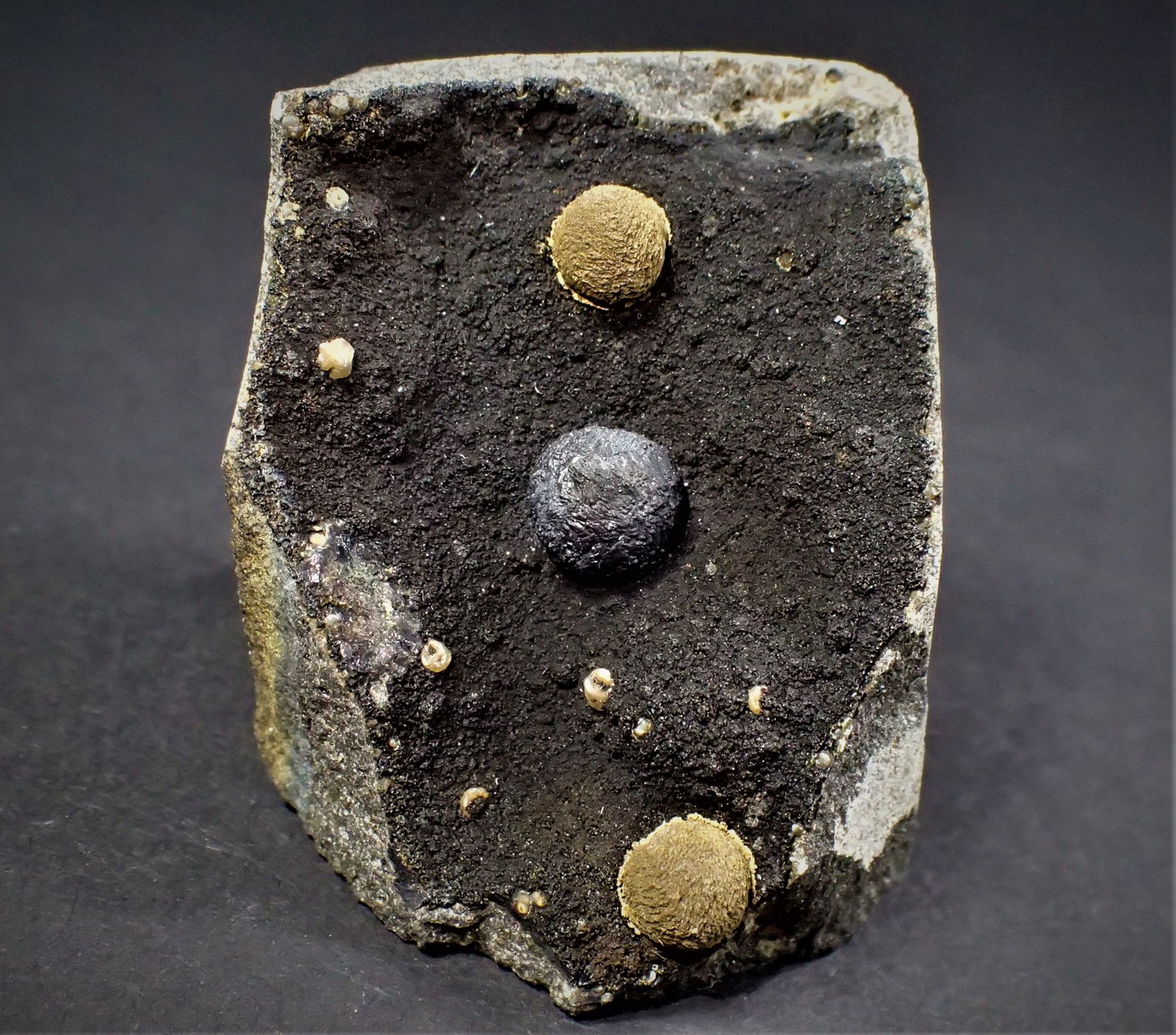 Calcite
51 mm x 31 mm
(Autor: Don Lum)
