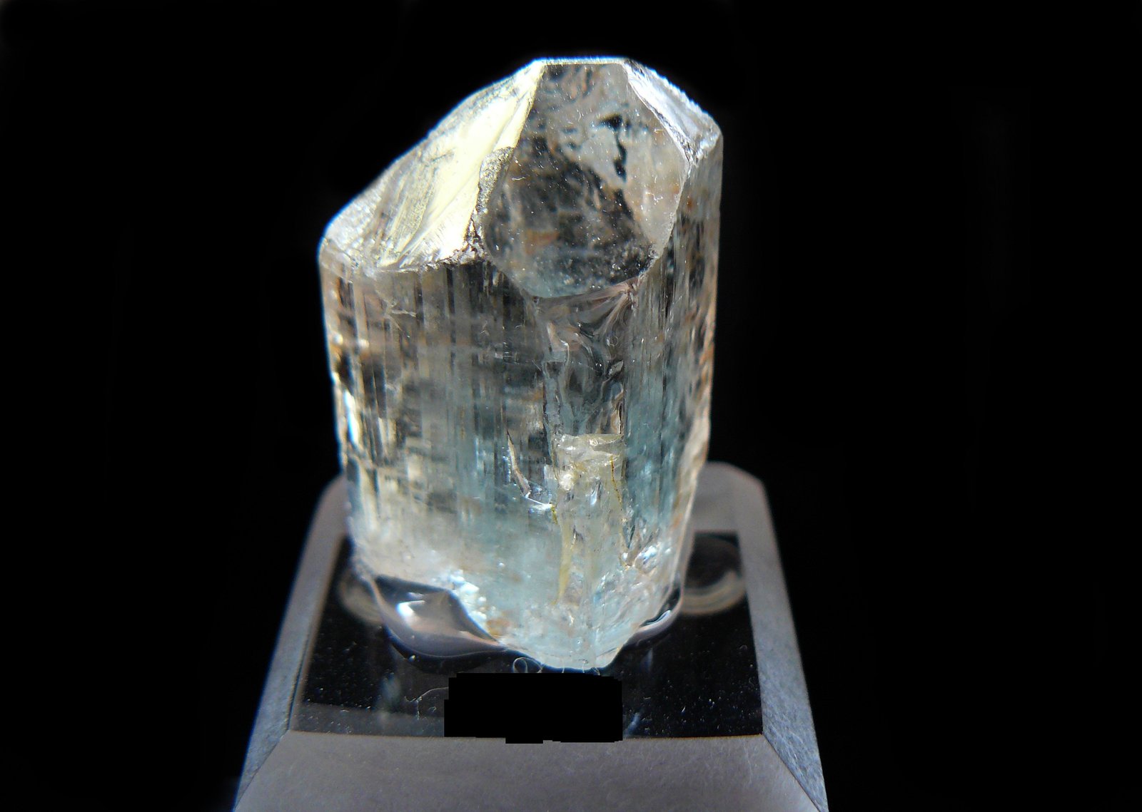 Topaz
3,5 x 1,8 cm
(Autor: Benj)