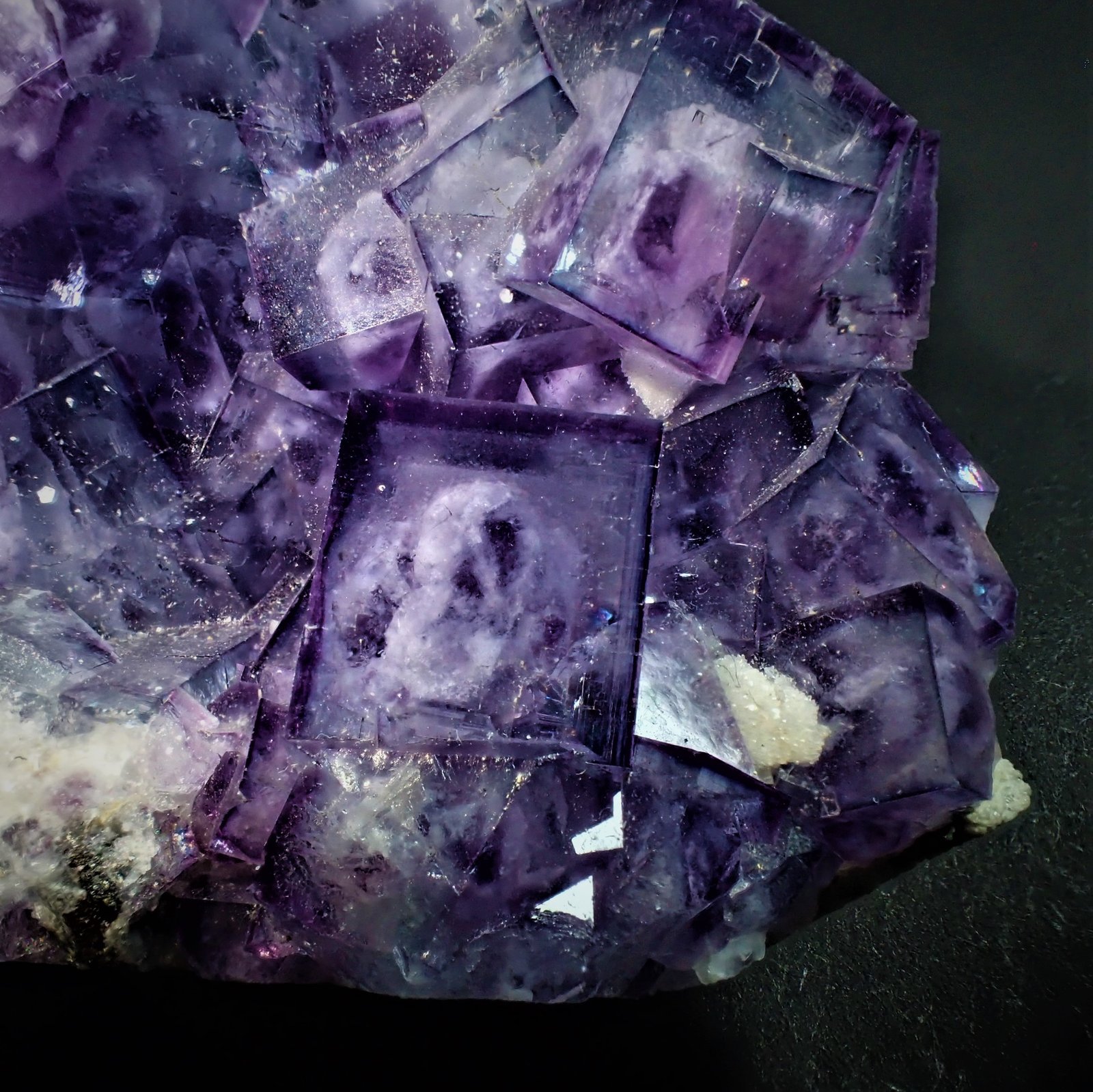 Fluorite
74 mm x 34 mm x 29 mm
(Autor: Don Lum)