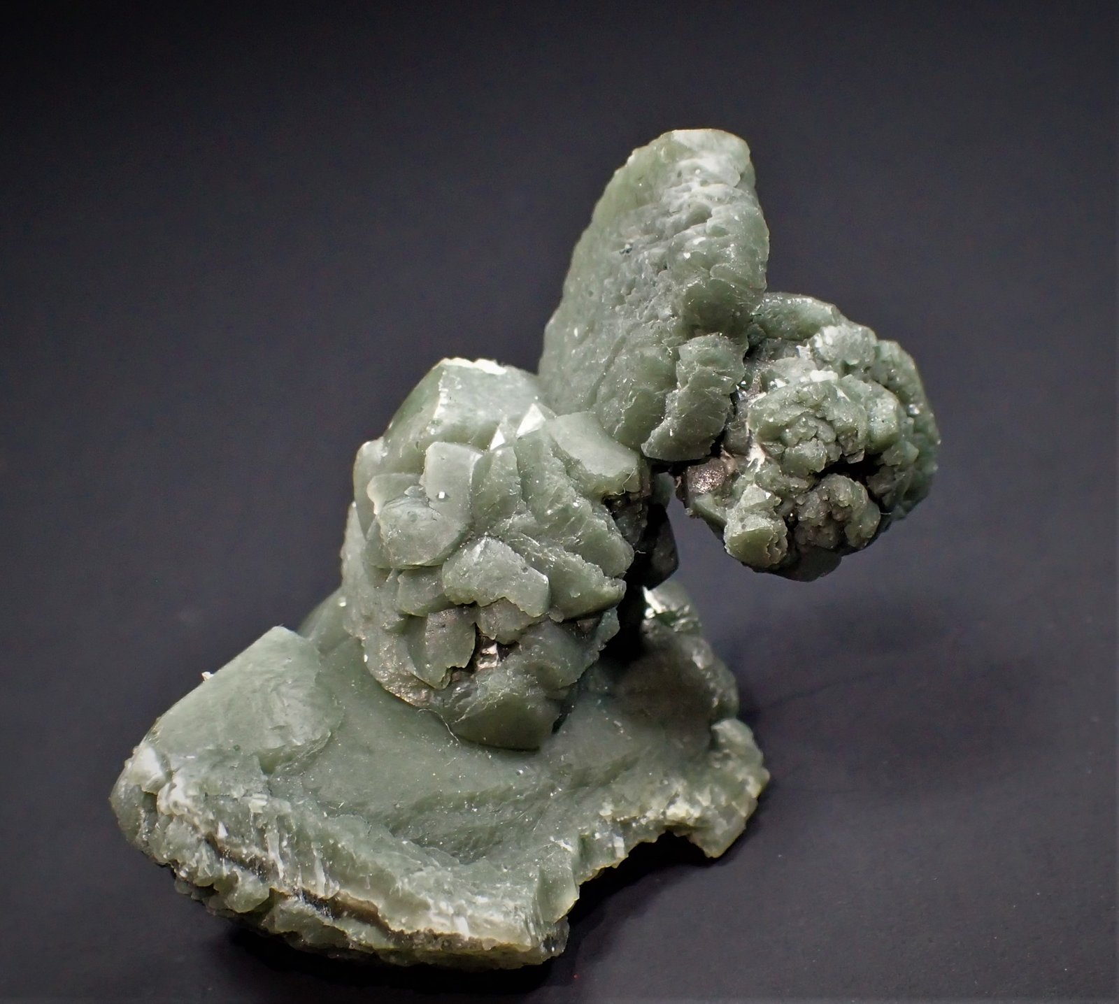 Calcite, Hedenbergite
47 mm x 39 mm x 27 mm
(Autor: Don Lum)