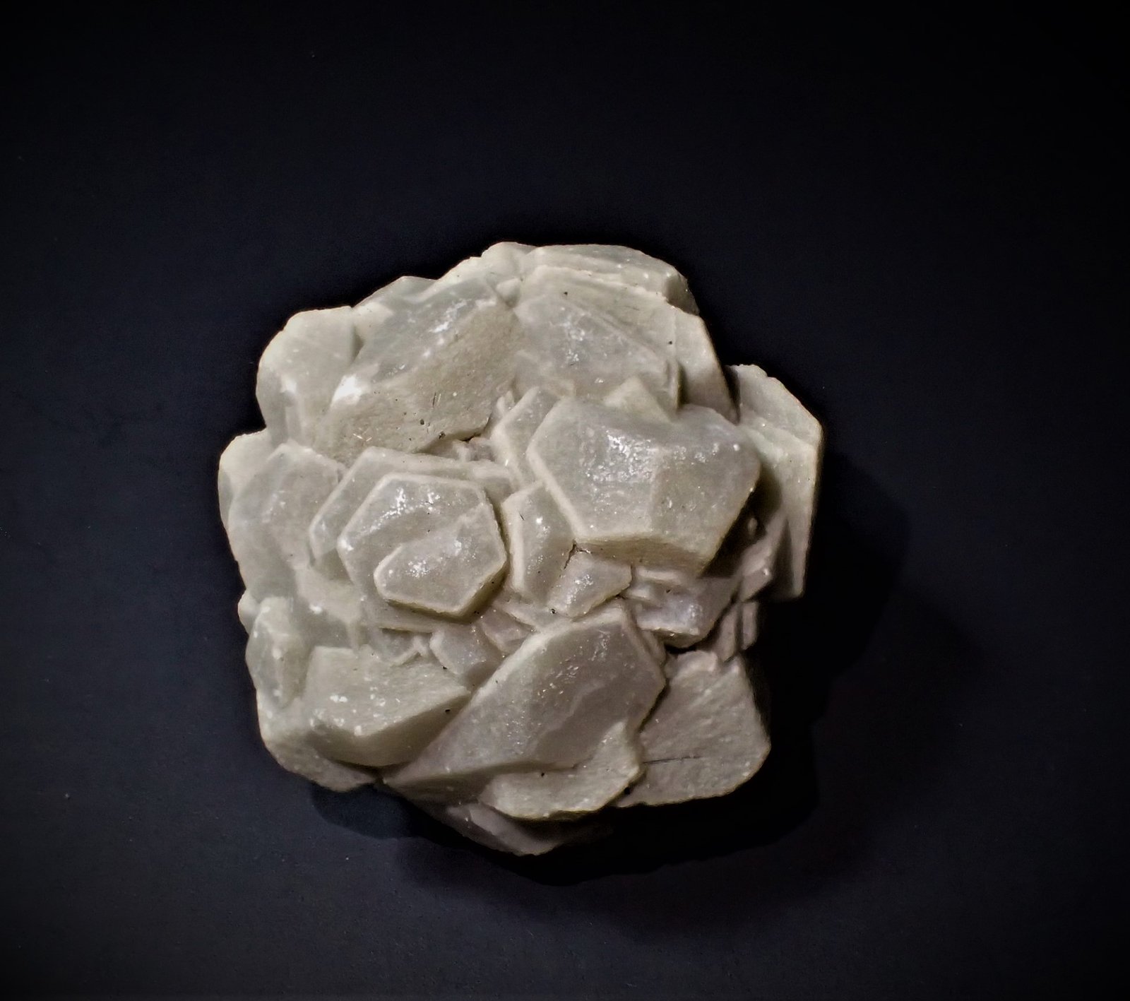 Calcite, Hedenbergite
35 mm x 34 mm x 32 mm
(Autor: Don Lum)