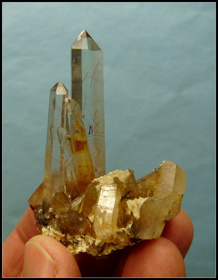Quartz with inclusions.
68 x 57 x 26 mm
(Autor: Pierre Joubert)