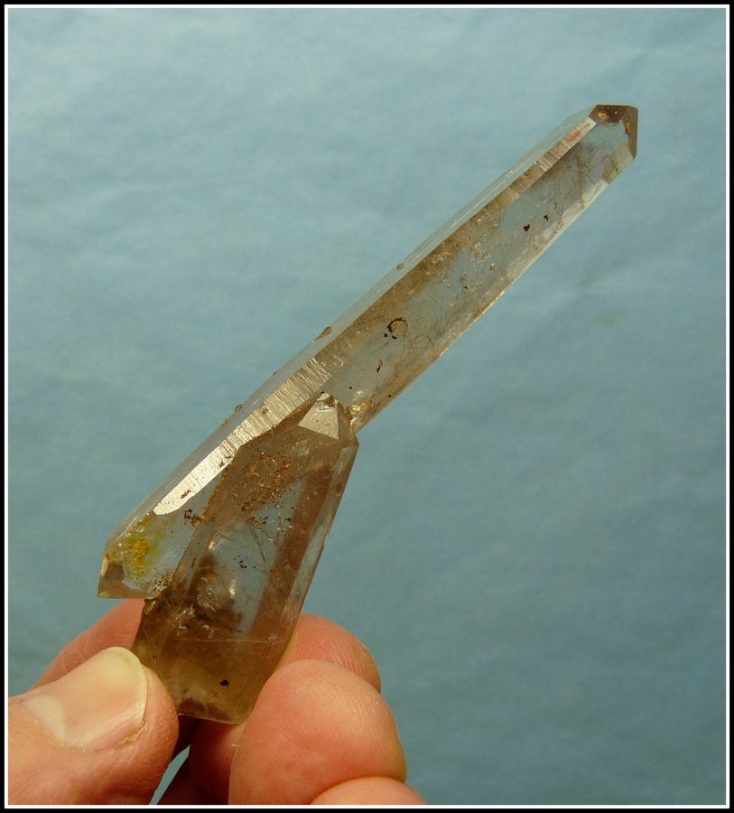 Quartz with inclusions.
90 x 25 x 16 mm
(Autor: Pierre Joubert)
