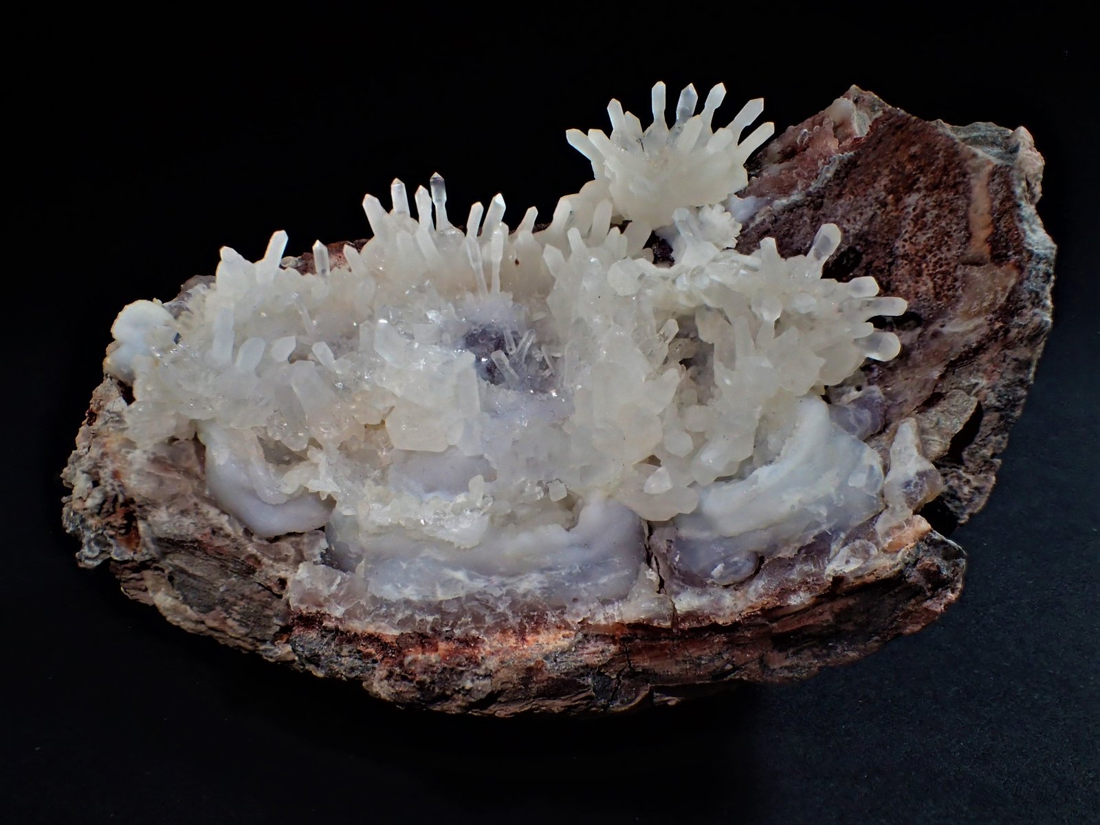 Quartz Scepters, Quartz (variety chalcedony)
86 mm x 56 mm x 57 mm
(Autor: Don Lum)