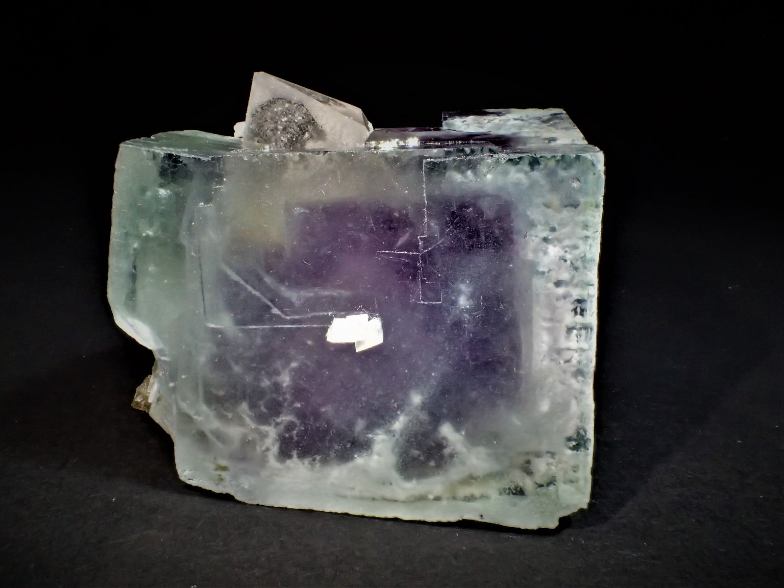 Fluorite, Quartz
35 x 33 mm
(Autor: Don Lum)