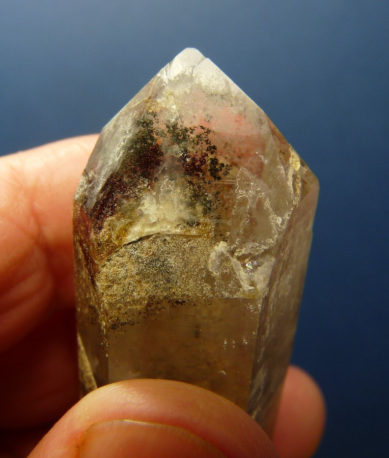 Quartz with Chlorite
67 x 21 x 18 mm
(Autor: Pierre Joubert)