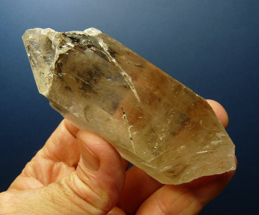 Quartz
98 x 37 x 35 mm
(Autor: Pierre Joubert)