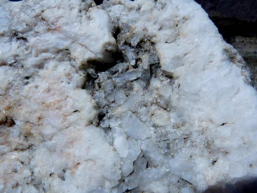 Quartz
F.O.V. approx. 80mm
(Autor: Pierre Joubert)