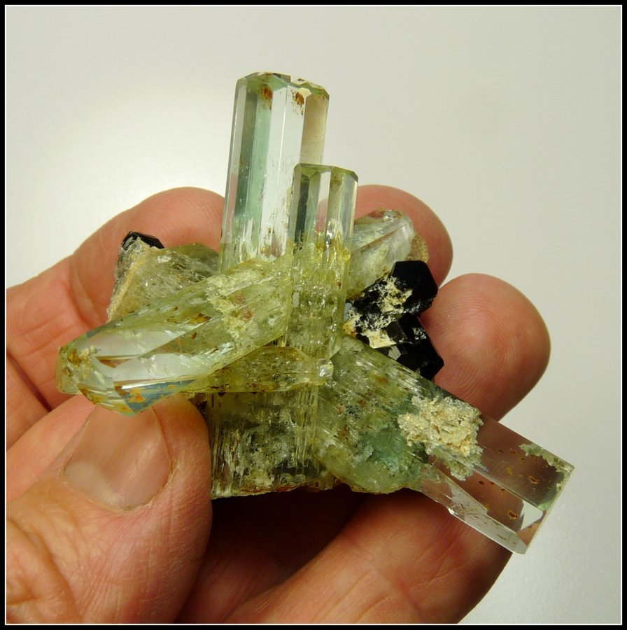 Beryl (variety aquamarine) with schorl
60 x 50 x 47 mm
(Autor: Pierre Joubert)