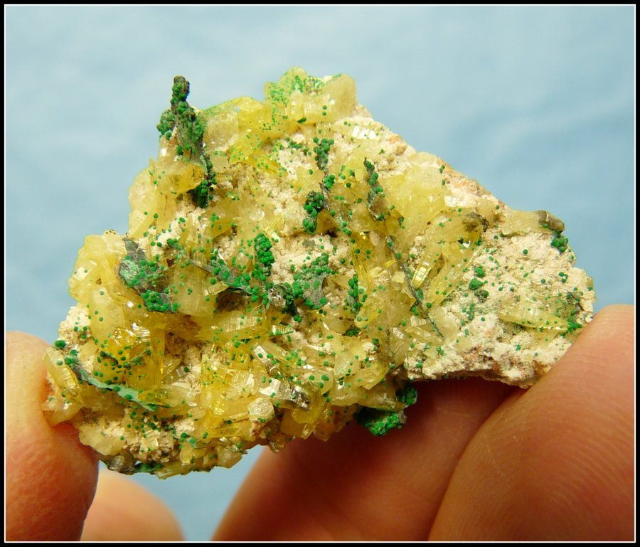 Mimetite and malachite
36 x 26 x 10 mm
(Autor: Pierre Joubert)