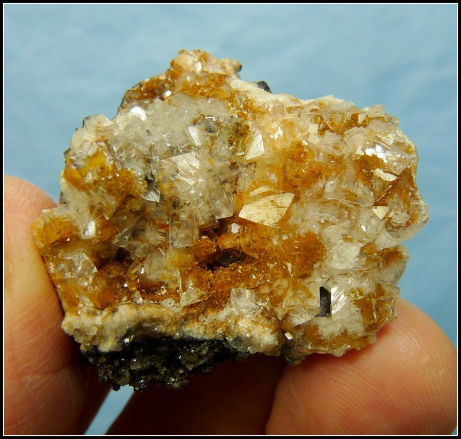 Calcite
36 x 35 x 20 mm
(Autor: Pierre Joubert)