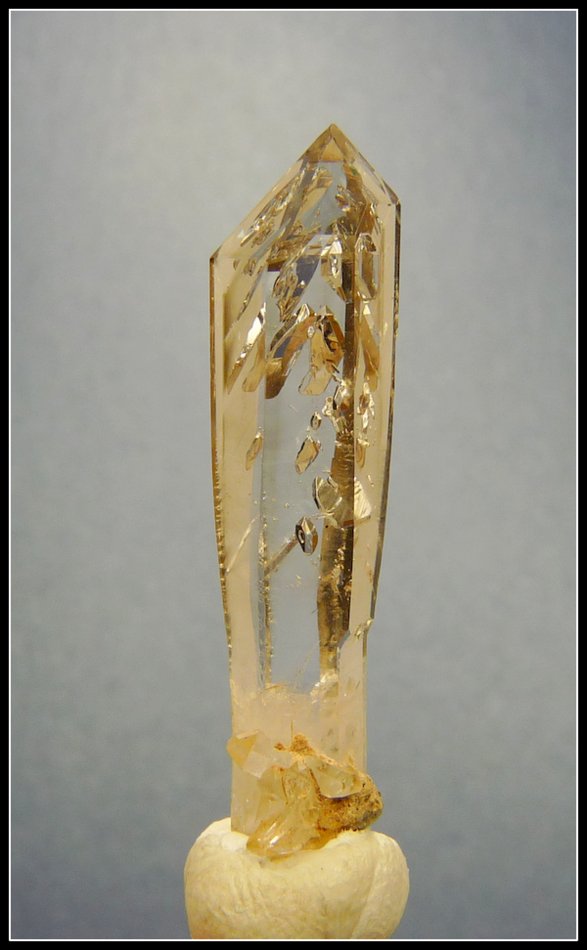 Quartz
39 x 09 x 08 mm
(Autor: Pierre Joubert)