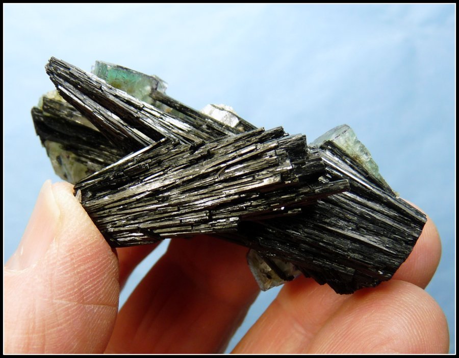 Fluorite with Schorl
68 x 32 x 28 mm
(Autor: Pierre Joubert)