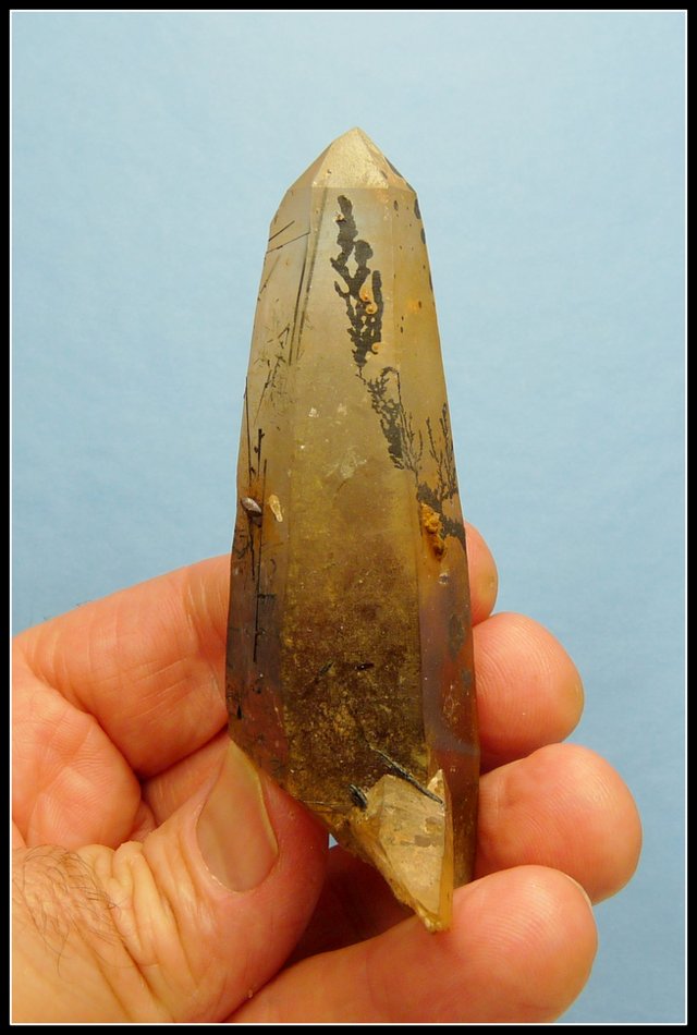 Quartz (variety smoky quartz) with schorl
81 x 25 x 25 mm
(Autor: Pierre Joubert)