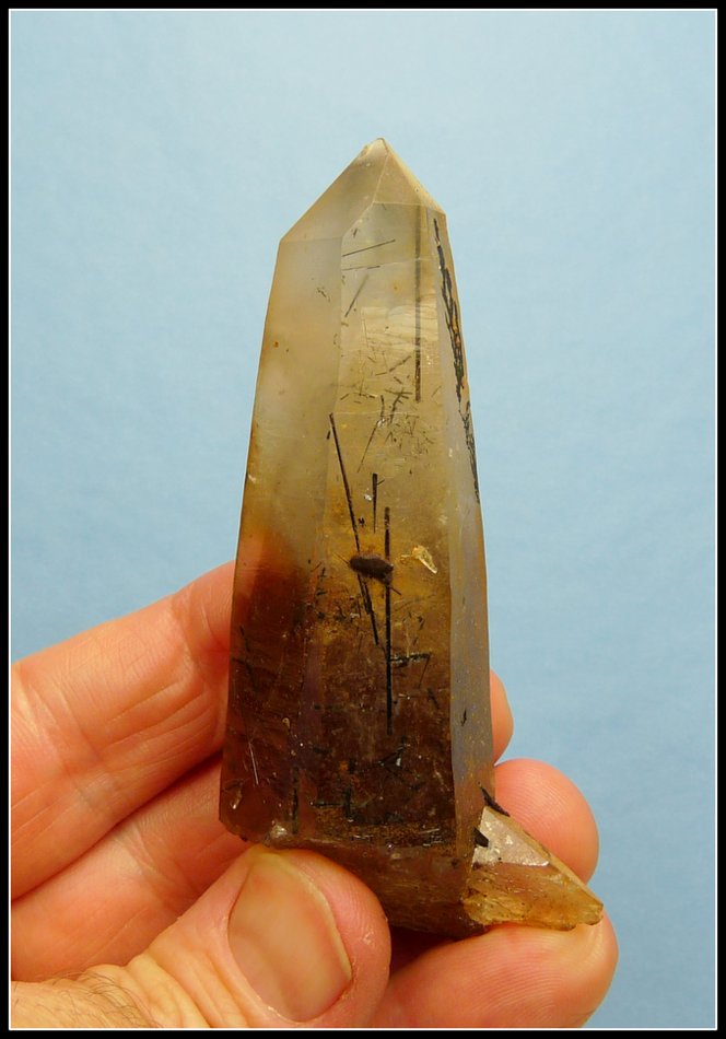 Quartz (variety smoky quartz) with schorl
81 x 25 x 25 mm
(Autor: Pierre Joubert)