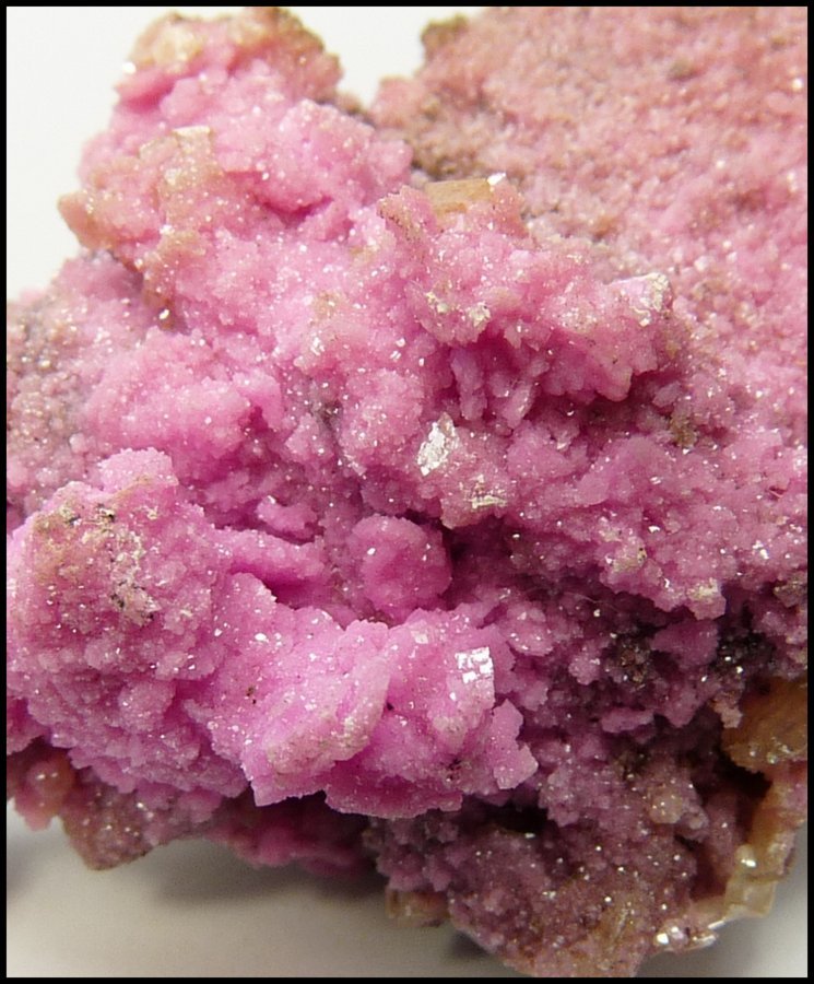 Dolomite and Calcite (variety cobaltoan)
51 x 31 x 17 mm
(Autor: Pierre Joubert)
