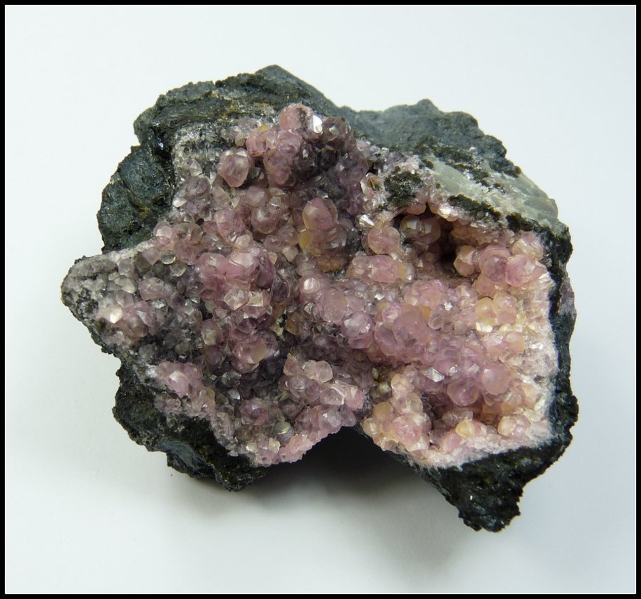 Smithsonite
53 x 50 x 30 mm
(Autor: Pierre Joubert)