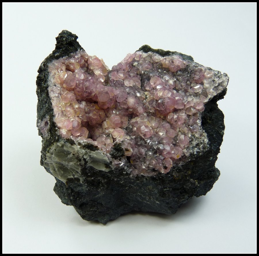 Smithsonite
53 x 50 x 30 mm
(Autor: Pierre Joubert)